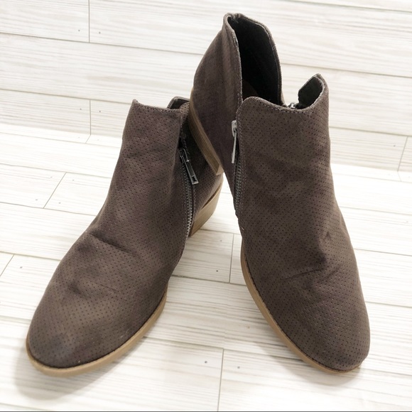 Universal Thread Shoes - EUC Women's Universal Thread Ankle Boots